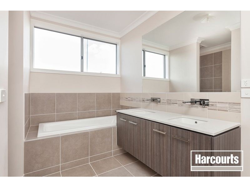 112 Sabel Drive, Cranbourne North VIC 3977