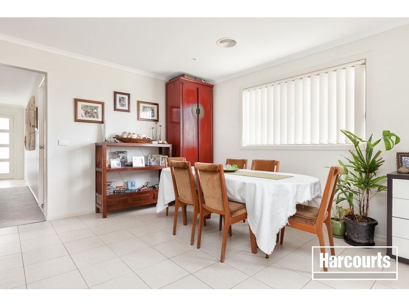 11 Hollington Way, Berwick VIC 3806