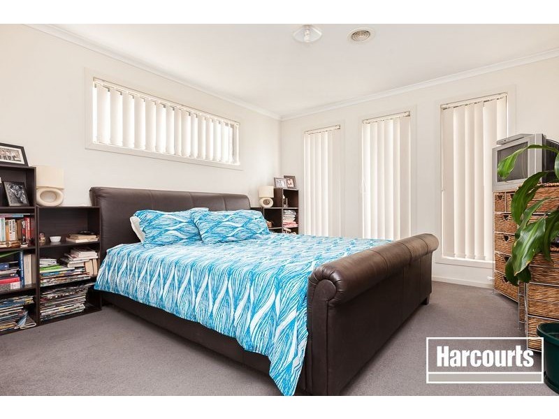 11 Hollington Way, Berwick VIC 3806