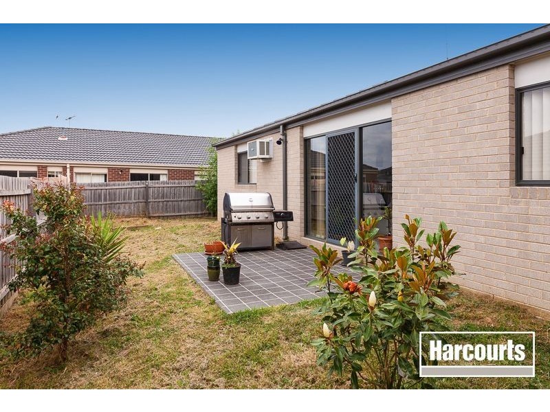 11 Hollington Way, Berwick VIC 3806