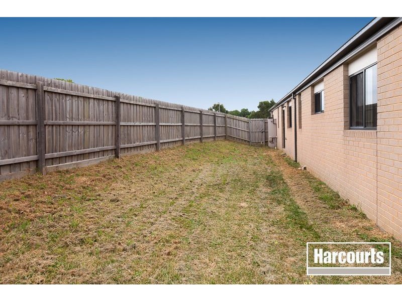 11 Hollington Way, Berwick VIC 3806