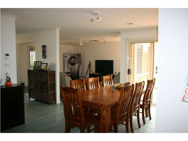 6 Howard Place, Berwick VIC 3806