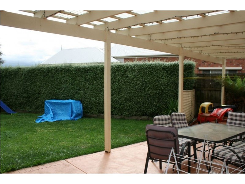 6 Howard Place, Berwick VIC 3806