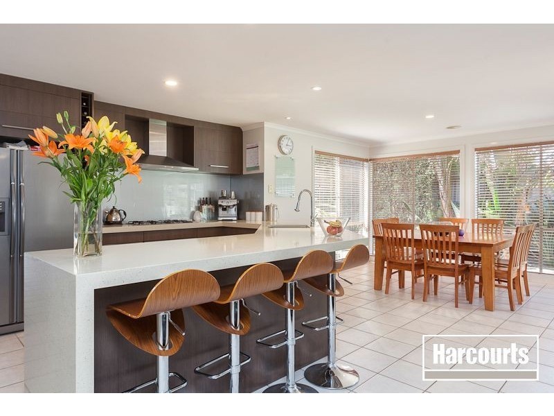 32 Riviera Drive, Berwick VIC 3806