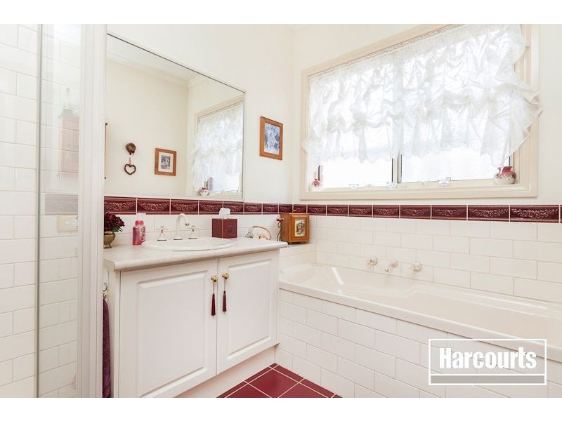 14 Mallard Street, Berwick VIC 3806