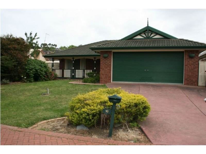 16 Gavinton Place, Berwick VIC 3806