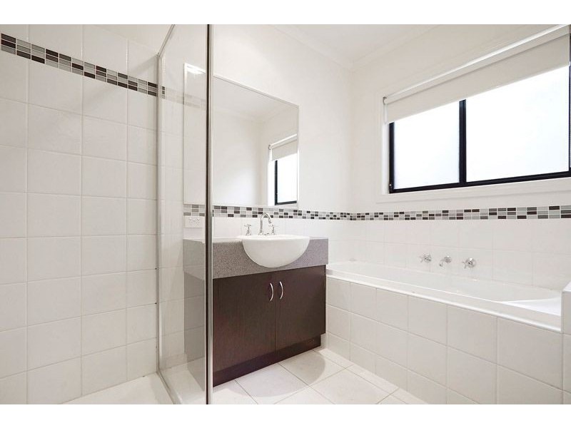 21/103 Army Road, Pakenham VIC 3810