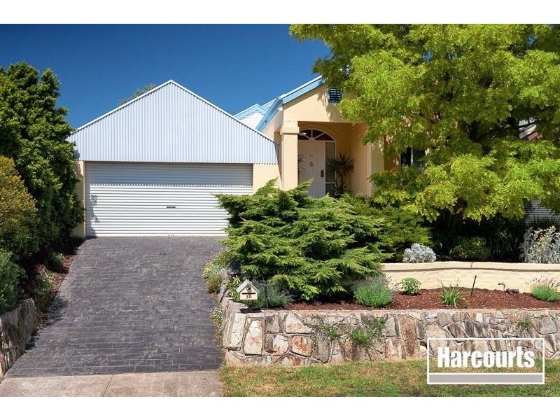 30 Allunga Parade, Berwick VIC 3806