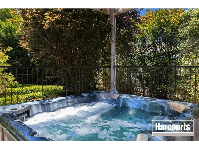 6 Hickory Drive, Narre Warren South VIC 3805