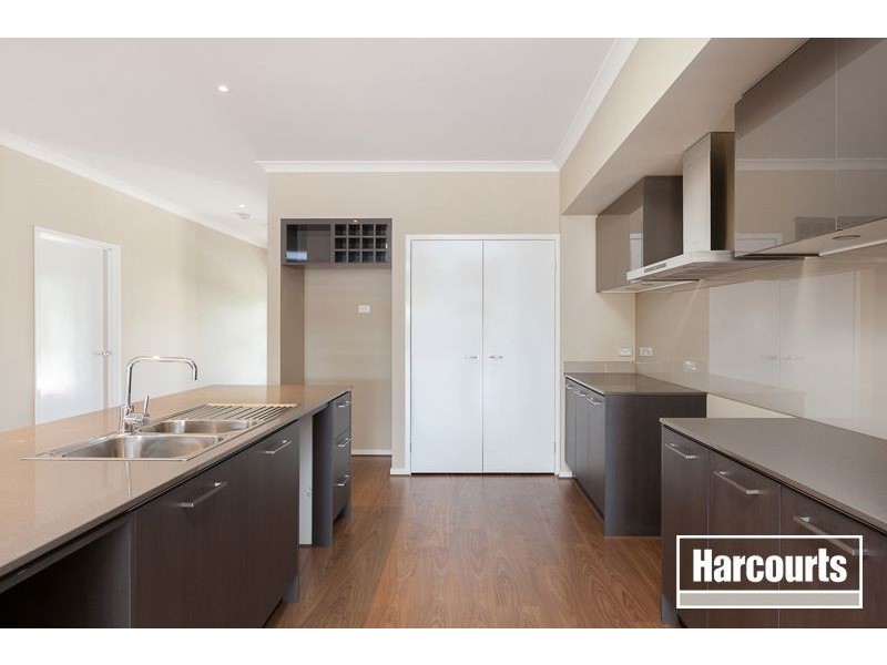 4 Biscay Grove, Lyndhurst VIC 3975