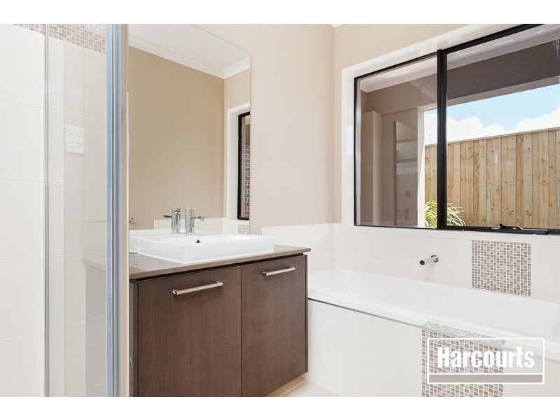 4 Biscay Grove, Lyndhurst VIC 3975