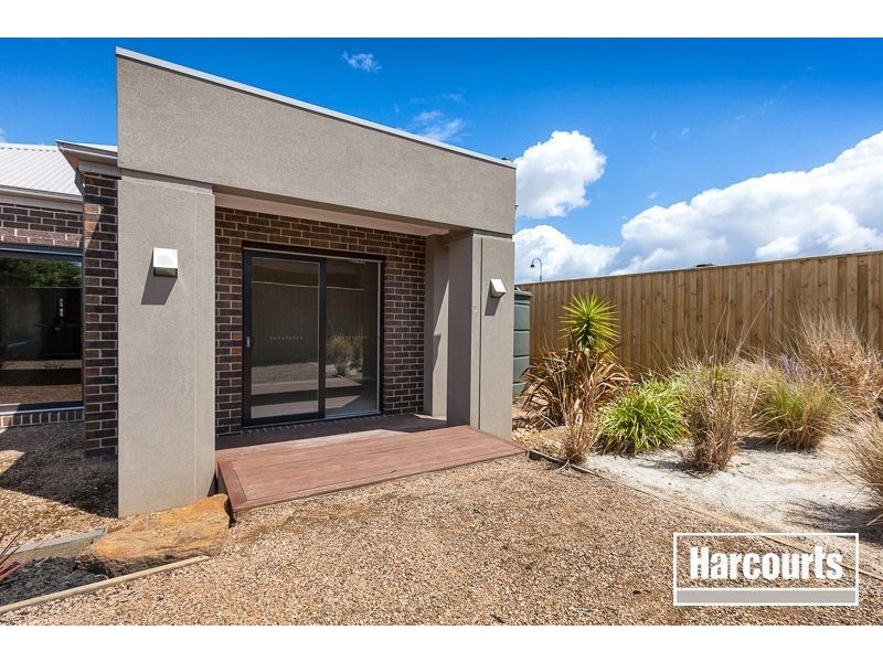 4 Biscay Grove, Lyndhurst VIC 3975