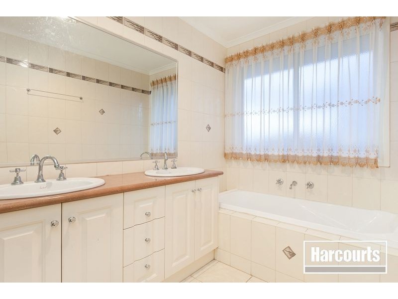 13 Parramatta Place, Berwick VIC 3806