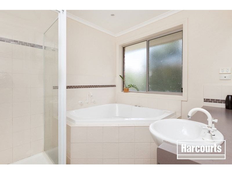 31 Hartsmere Drive, Berwick VIC 3806