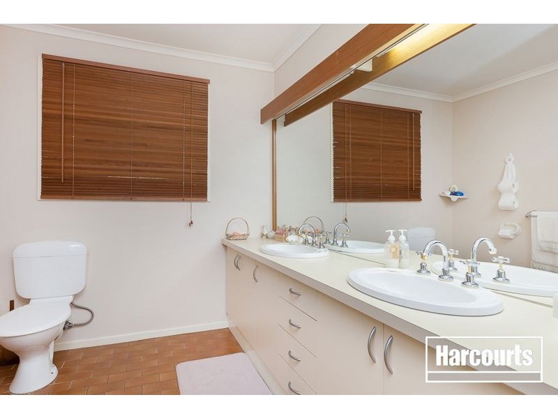 111 Buchanan Road, Berwick VIC 3806
