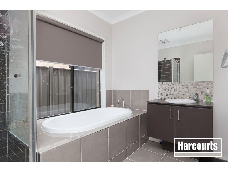 20 Charlock Street, Cranbourne North VIC 3977