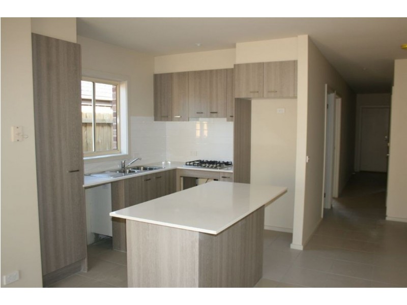 64 Innes Court, Berwick VIC 3806