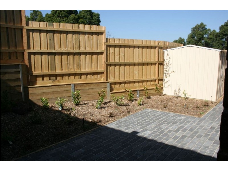 64 Innes Court, Berwick VIC 3806