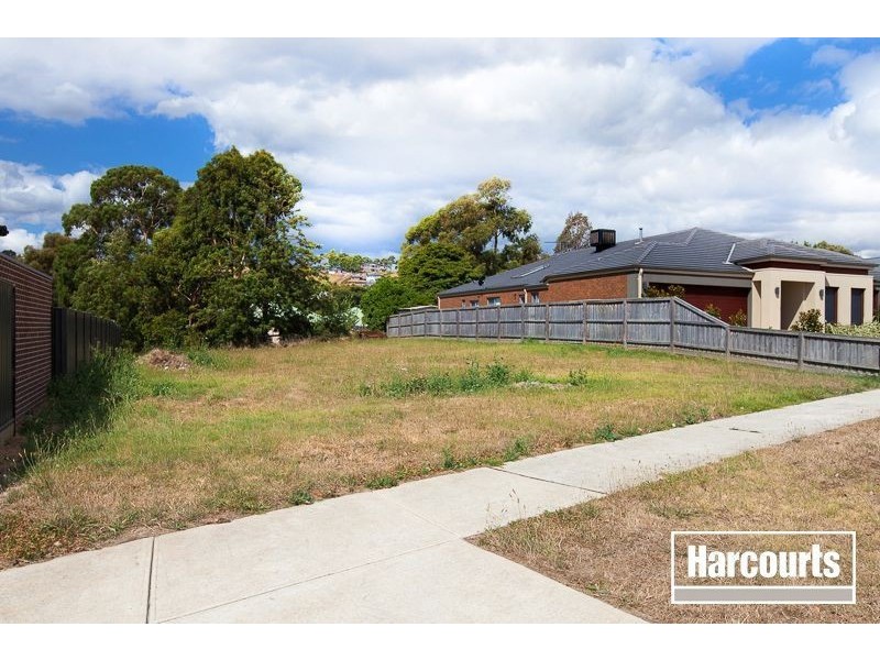 32 Whistler Drive, Berwick VIC 3806