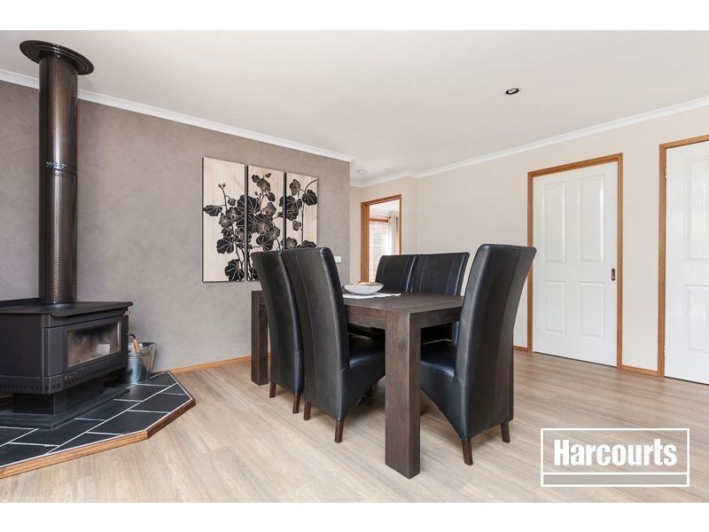 6 Hillary Court, Berwick VIC 3806