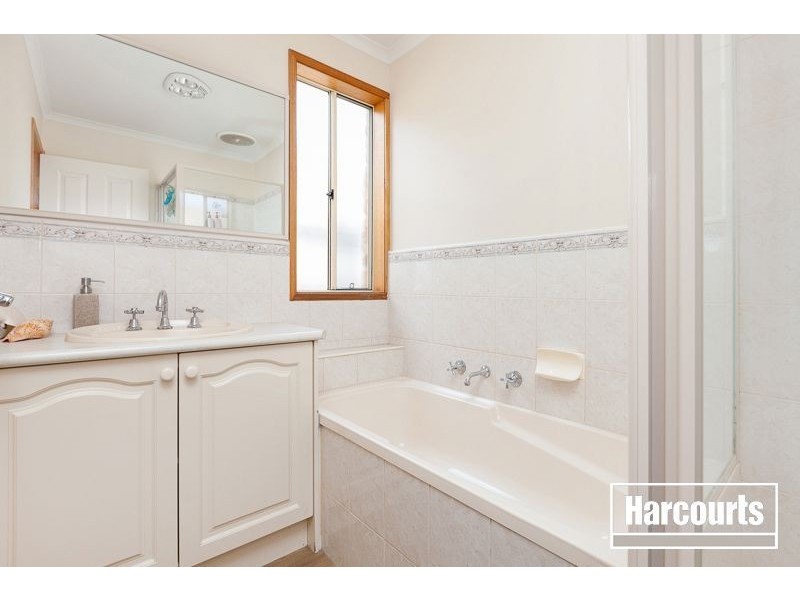 6 Hillary Court, Berwick VIC 3806