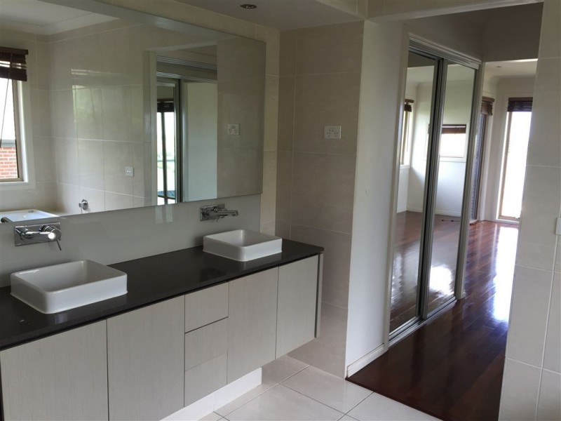 17 Lorne Court, Berwick VIC 3806