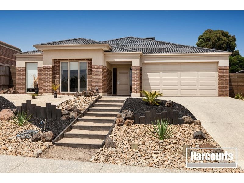 6 Landra Court, Berwick VIC 3806