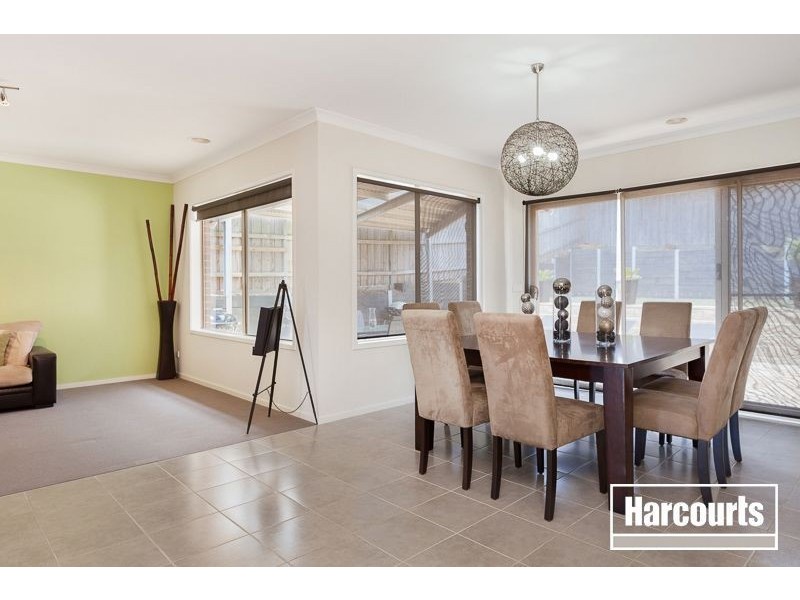 6 Landra Court, Berwick VIC 3806