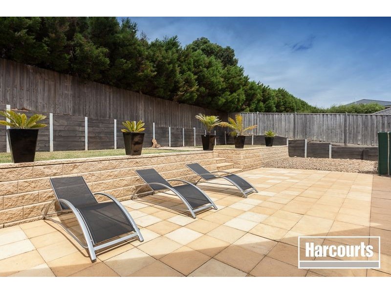 6 Landra Court, Berwick VIC 3806