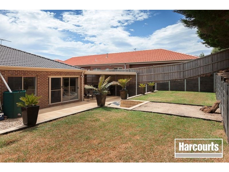 6 Landra Court, Berwick VIC 3806