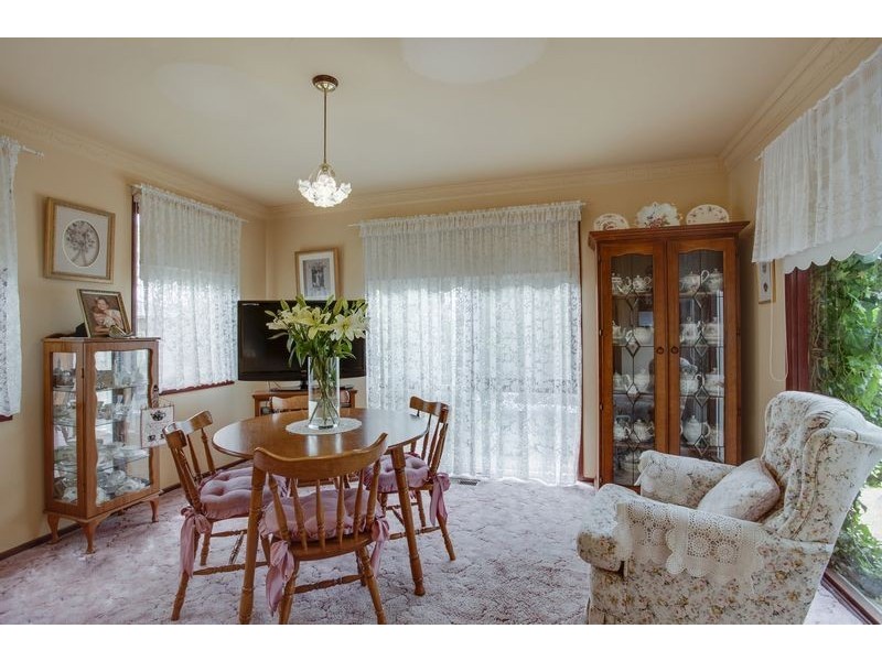 8 Tarrangower Place, Berwick VIC 3806