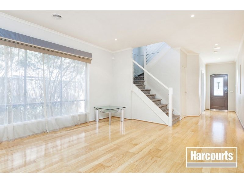 6 Don Collins Way, Berwick VIC 3806