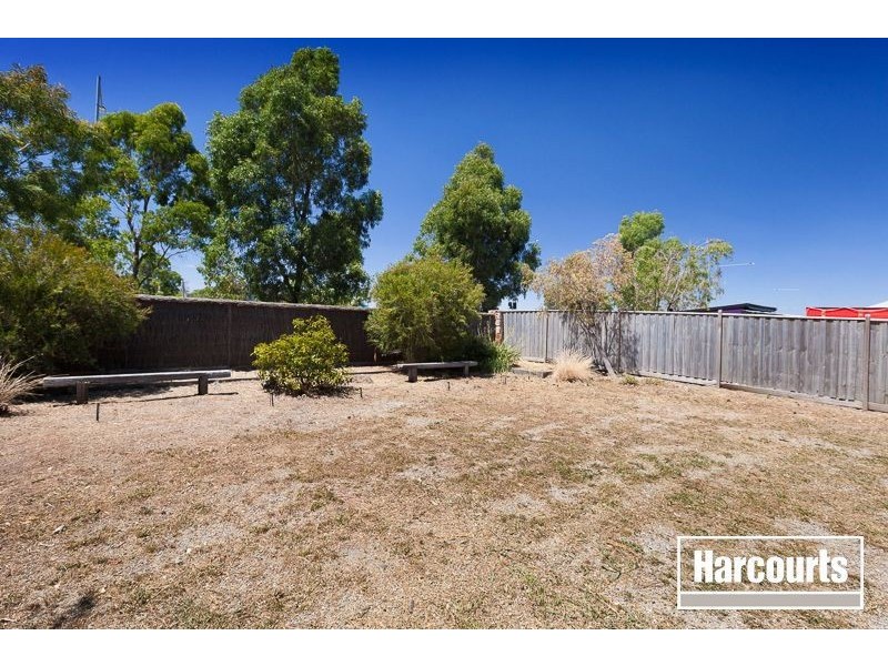 6 Don Collins Way, Berwick VIC 3806