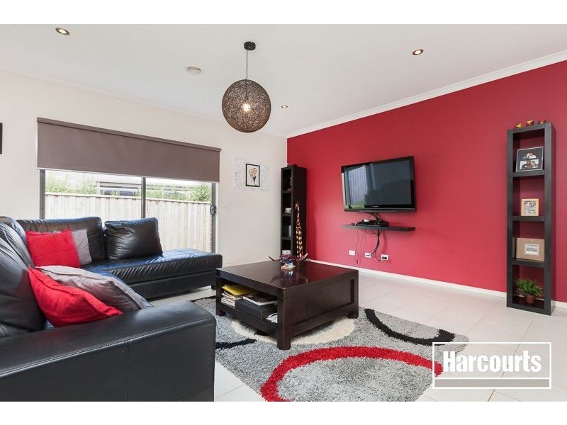 10 Grassland Crescent, Officer VIC 3809