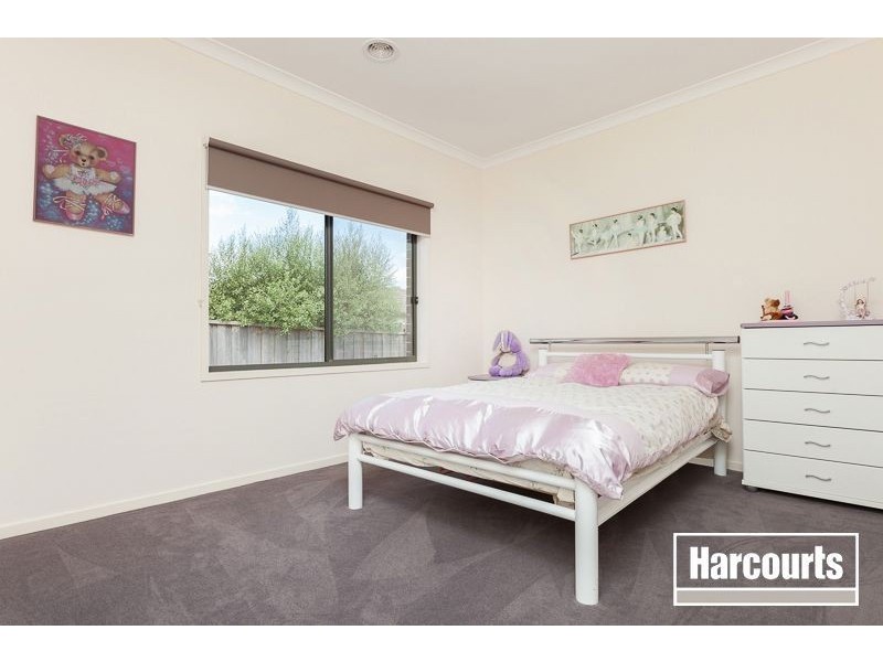 10 Grassland Crescent, Officer VIC 3809