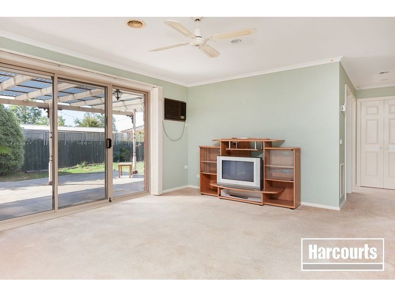6 Roxy Close, Berwick VIC 3806