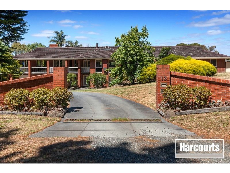 13 Oatlands Road, Narre Warren North VIC 3804