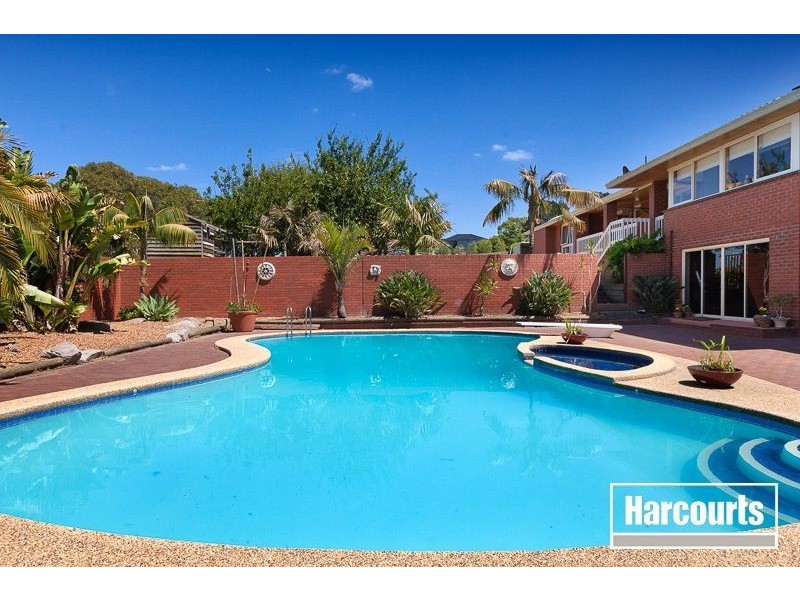 13 Oatlands Road, Narre Warren North VIC 3804