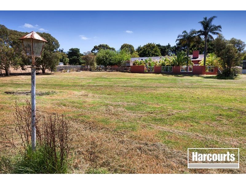 13 Oatlands Road, Narre Warren North VIC 3804