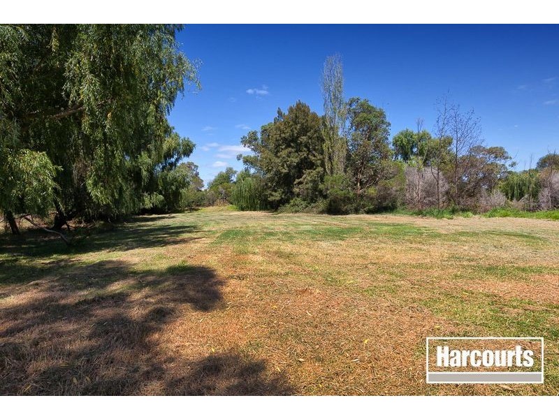 13 Oatlands Road, Narre Warren North VIC 3804