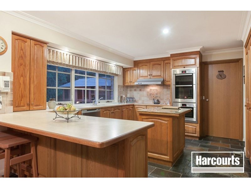 39 Ebeli Close, Narre Warren North VIC 3804