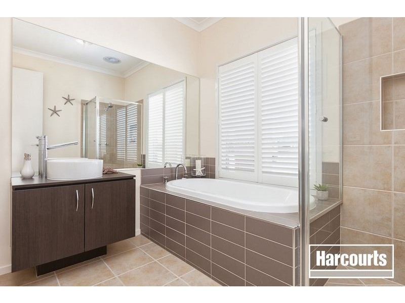 13 Bellerive Avenue, Officer VIC 3809