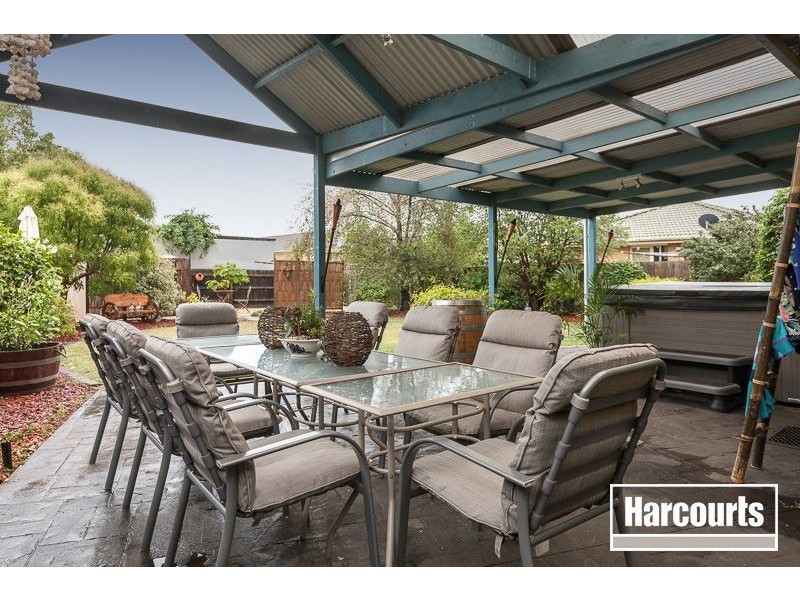 7 Saintly Grove, Berwick VIC 3806