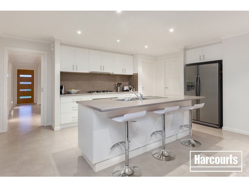 13 Eva Florence Way, Narre Warren South VIC 3805