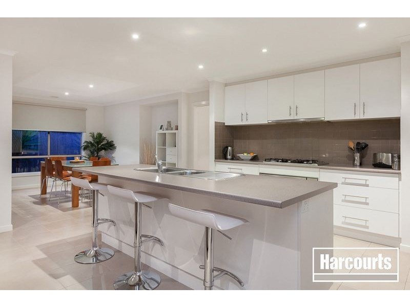 13 Eva Florence Way, Narre Warren South VIC 3805