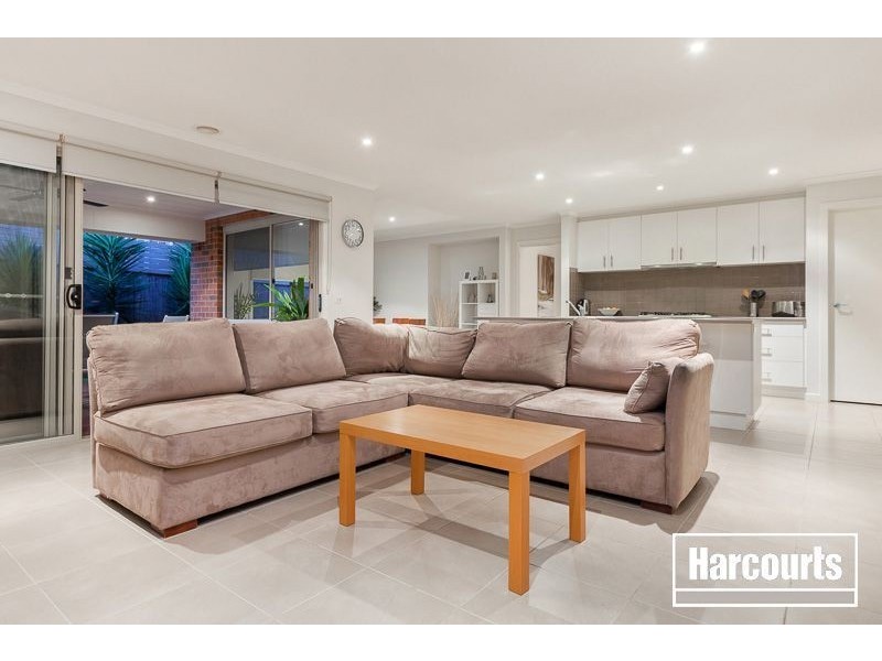 13 Eva Florence Way, Narre Warren South VIC 3805