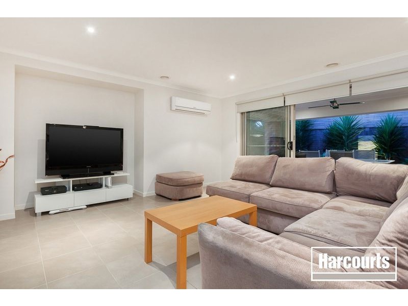 13 Eva Florence Way, Narre Warren South VIC 3805