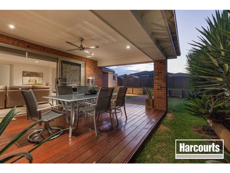 13 Eva Florence Way, Narre Warren South VIC 3805