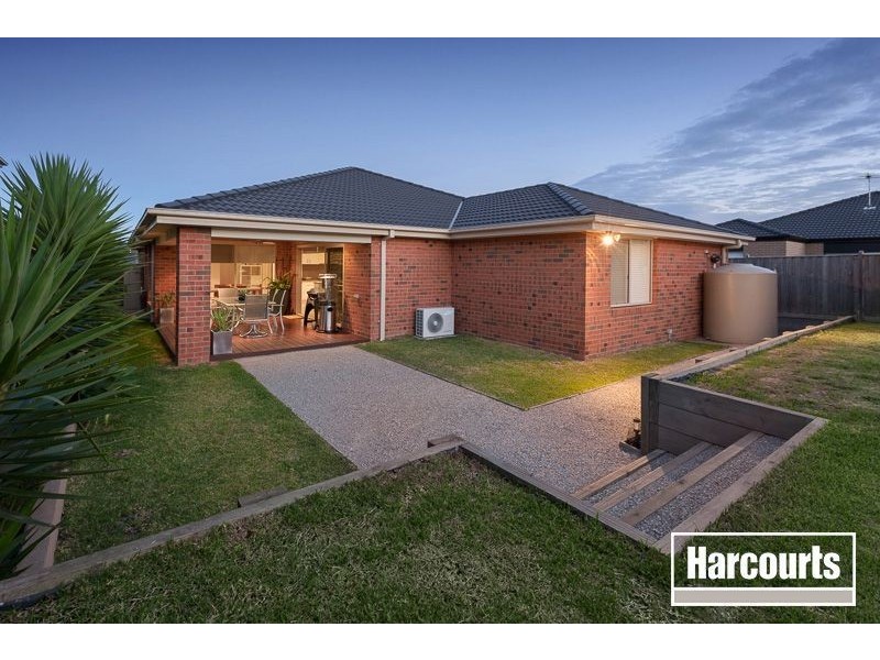 13 Eva Florence Way, Narre Warren South VIC 3805