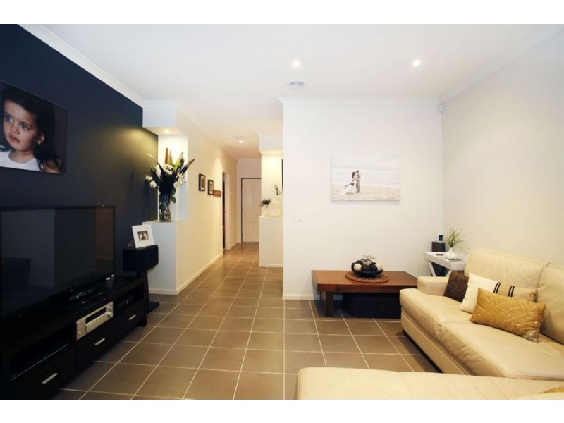 8 Georgetown Way, Officer VIC 3809